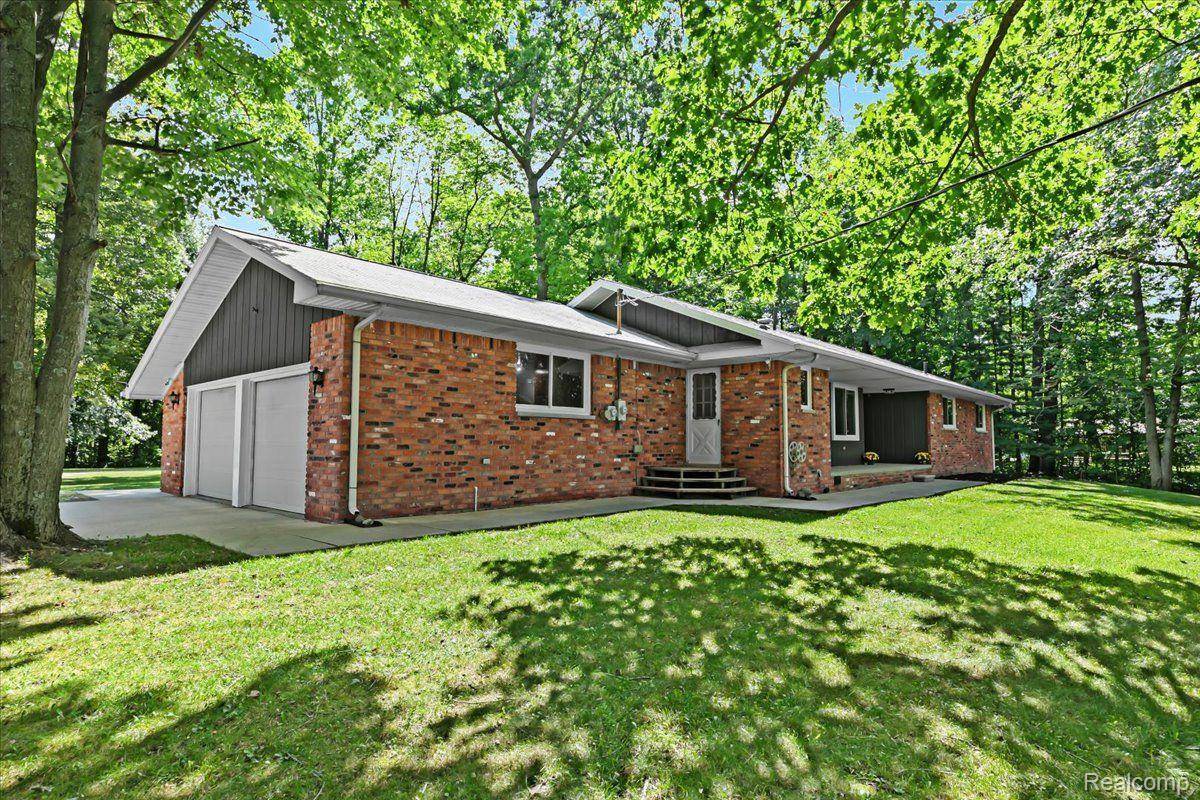 Howell, MI 48855,2330 ARGENTINE RD