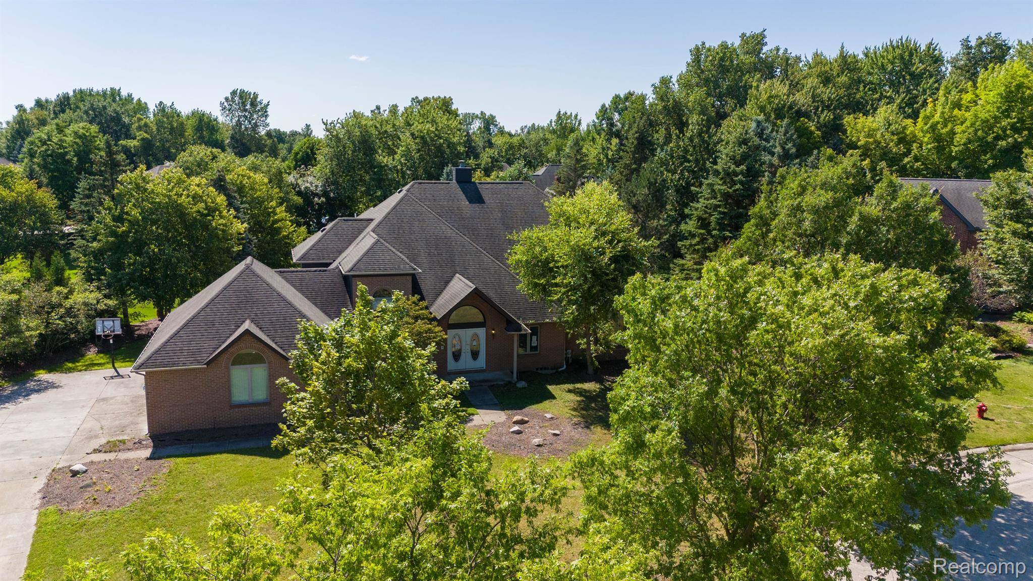 Novi, MI 48374,22463 NORFOLK CT