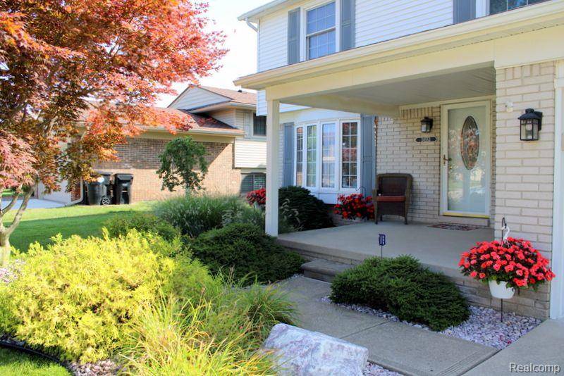 Woodhaven, MI 48183,24553 COLONIAL DR