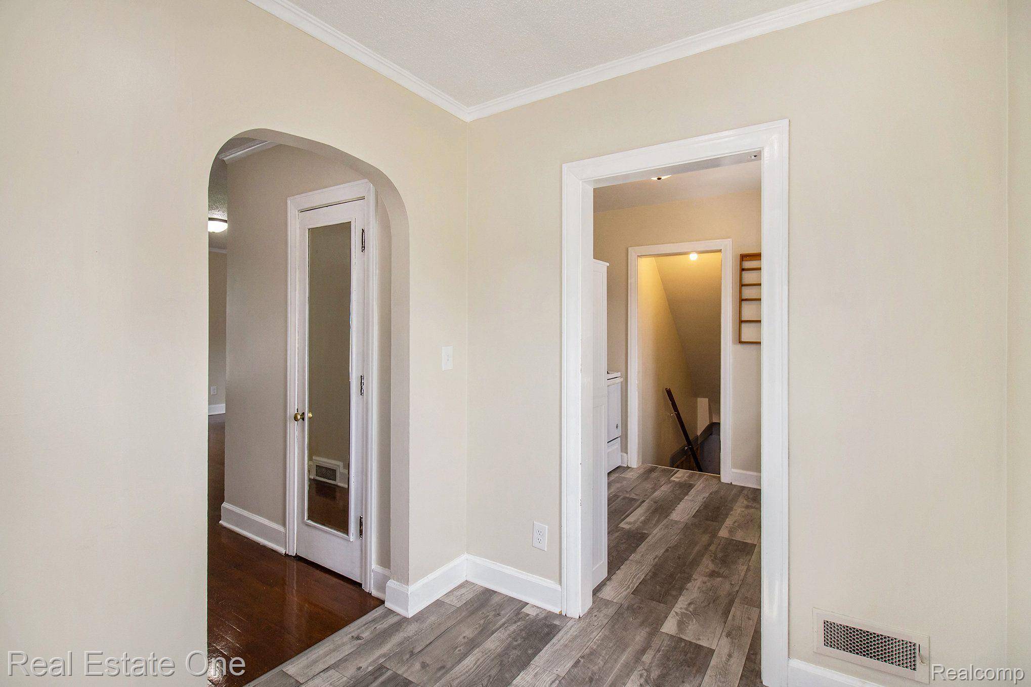 Lansing, MI 48915,814 N MARTIN LUTHER KING JR BLVD