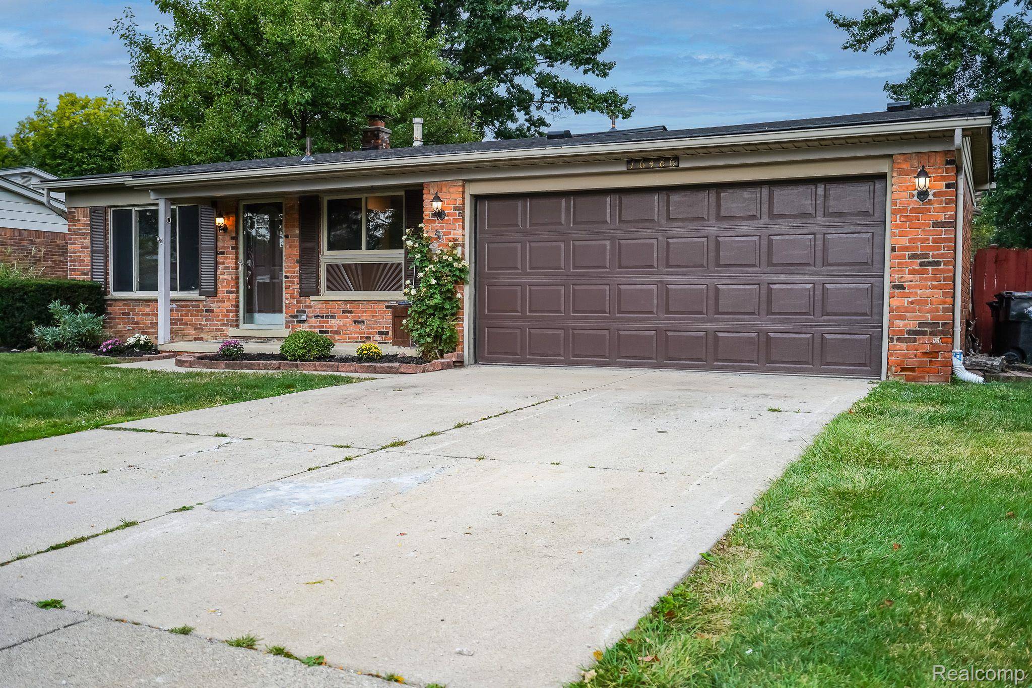 Woodhaven, MI 48183,16486 TRUWOOD ST