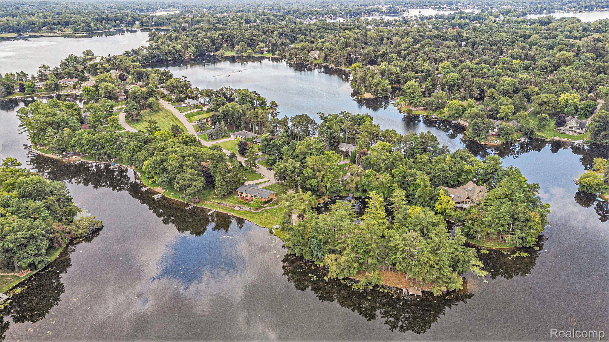 Lake Orion, MI 48362,1160 ABSEGUAMI TRL