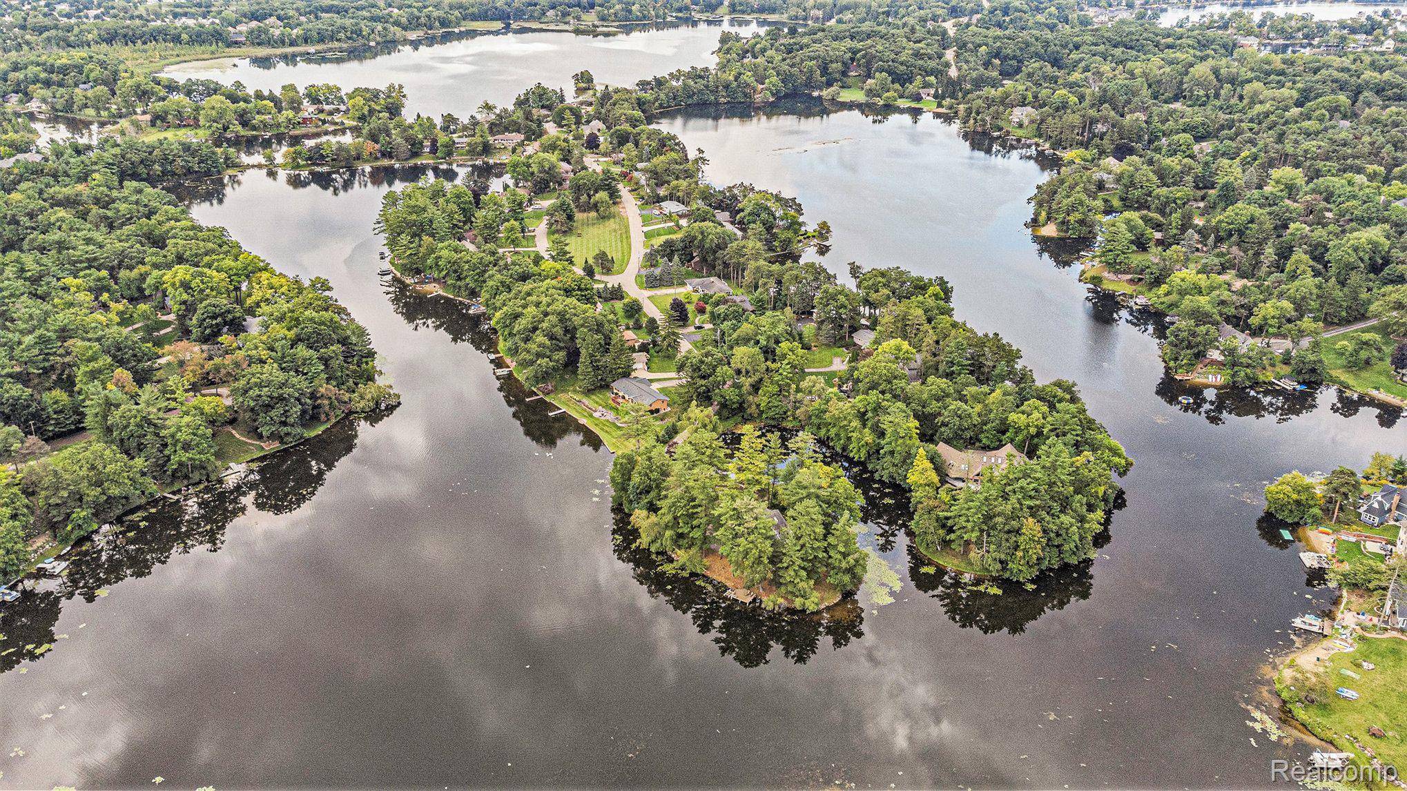 Lake Orion, MI 48362,1160 ABSEGUAMI TRL