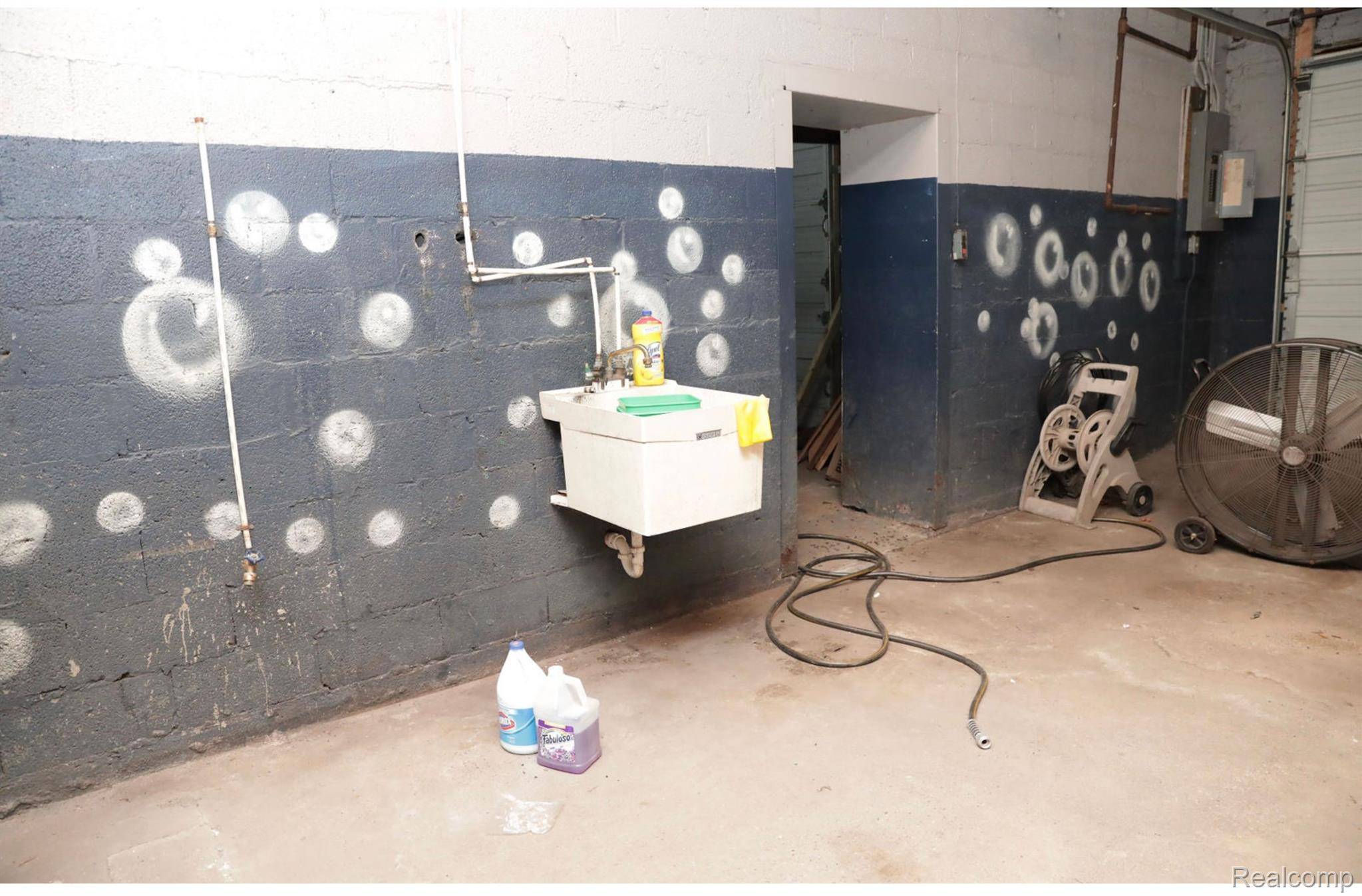 Detroit, MI 48213,13127 HARPER AVE