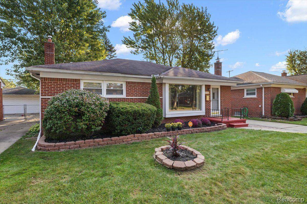 Redford, MI 48239,8930 BRADY