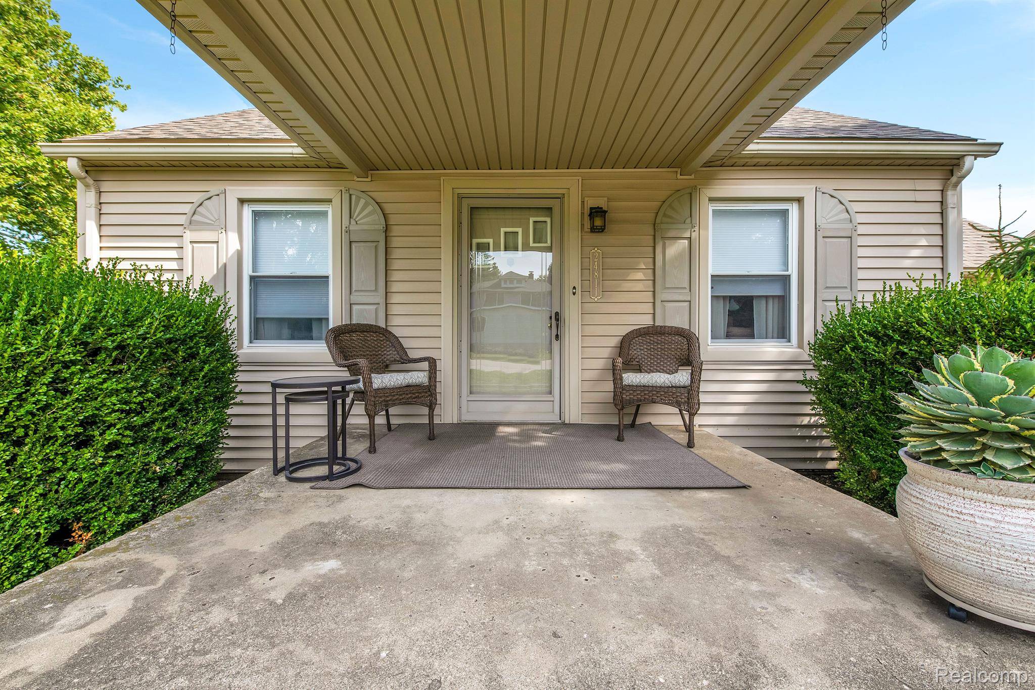 Flat Rock, MI 48134,24811 WOODLAND DR