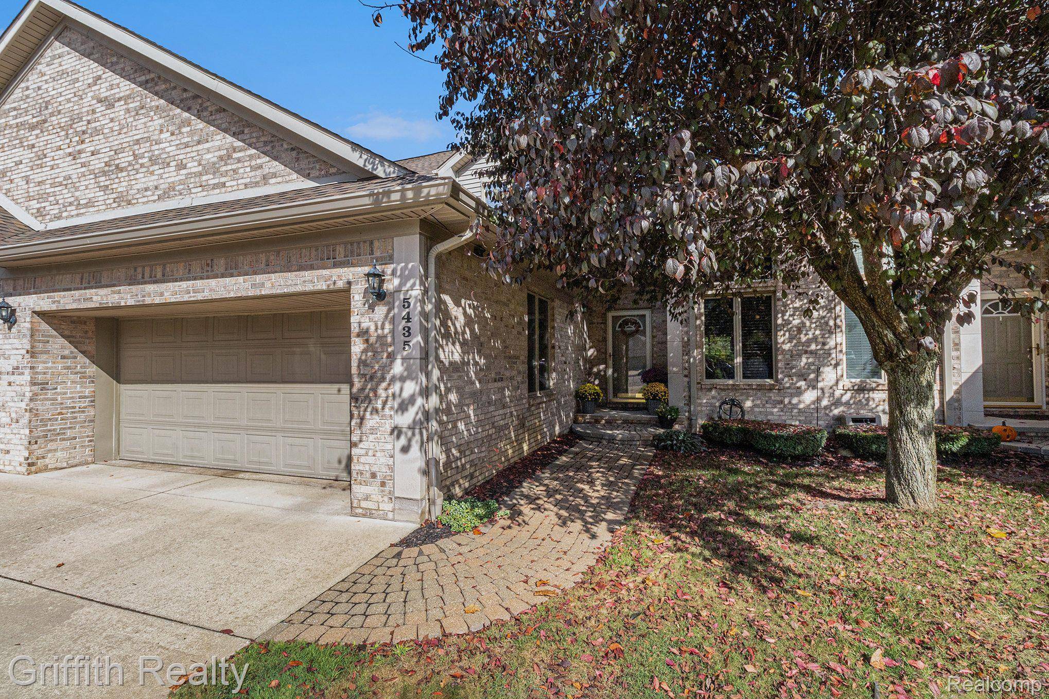 Howell, MI 48843,5435 IVY CT