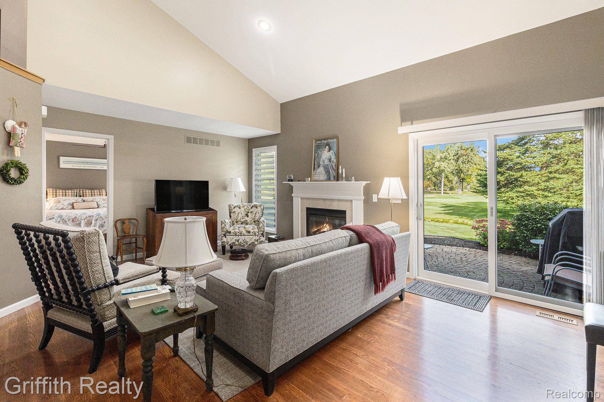 Howell, MI 48843,5435 IVY CT