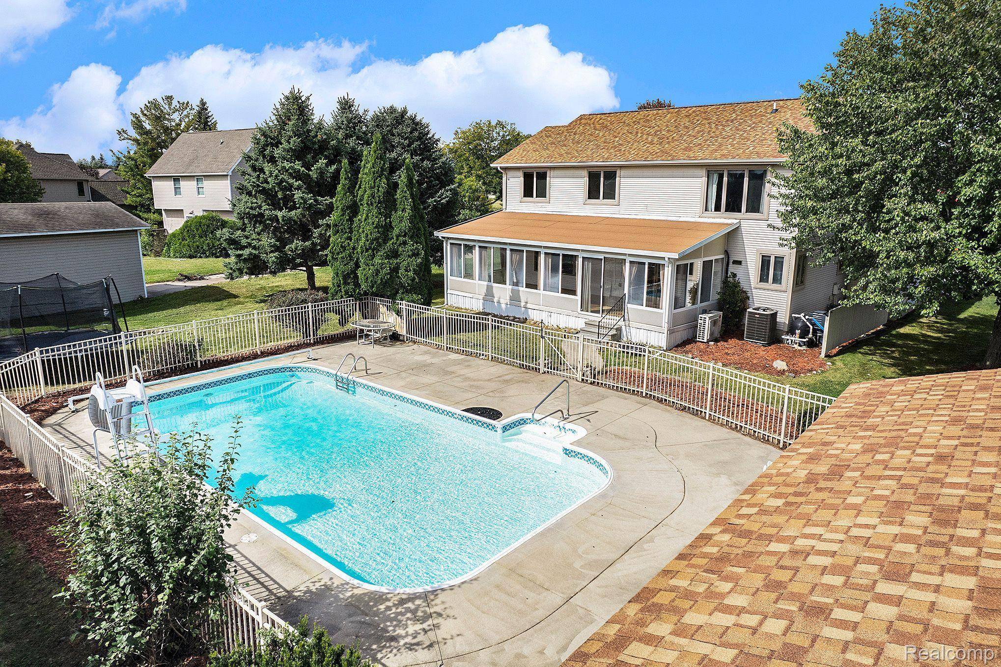 Flushing, MI 48433,2382 FLAGSTONE DR