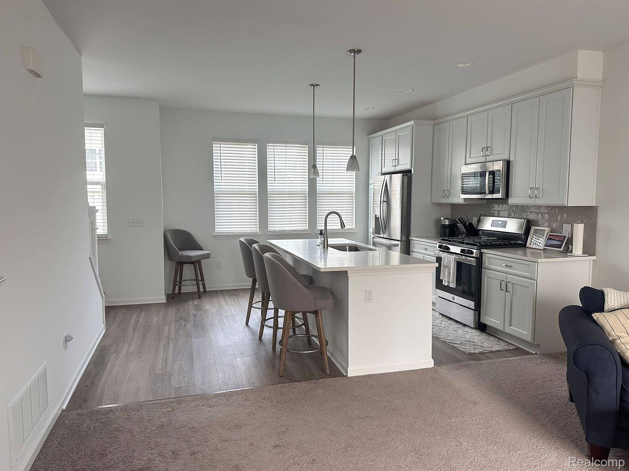 Wixom, MI 48393,195 MONUMENT LN