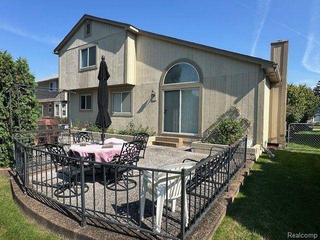 Wixom, MI 48393,2299 PAWNEE DR