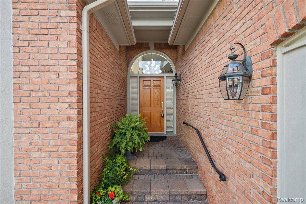 Rochester Hills, MI 48306,2798 CASTLEMARTIN