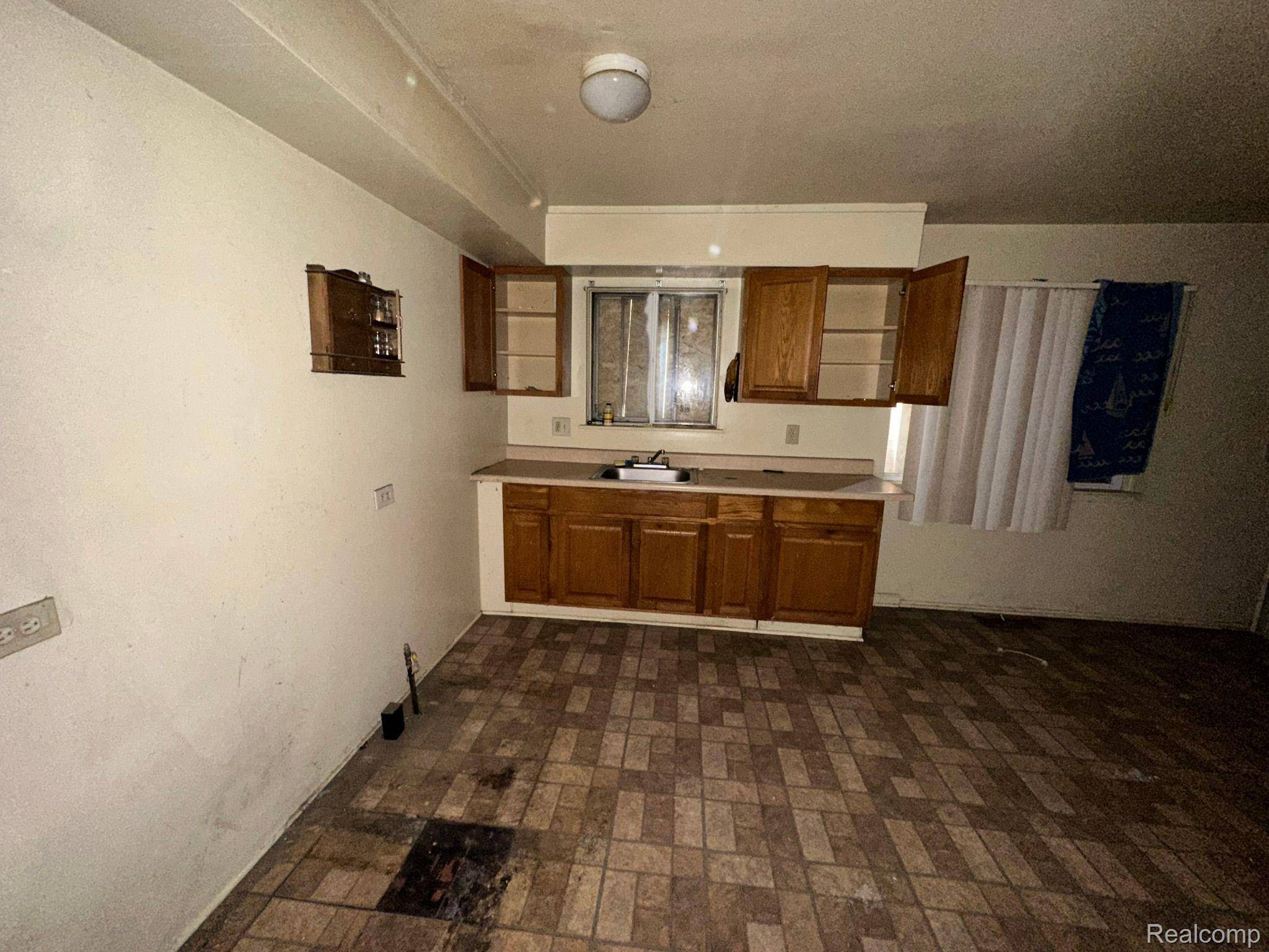 Inkster, MI 48141,26050 LEHIGH ST