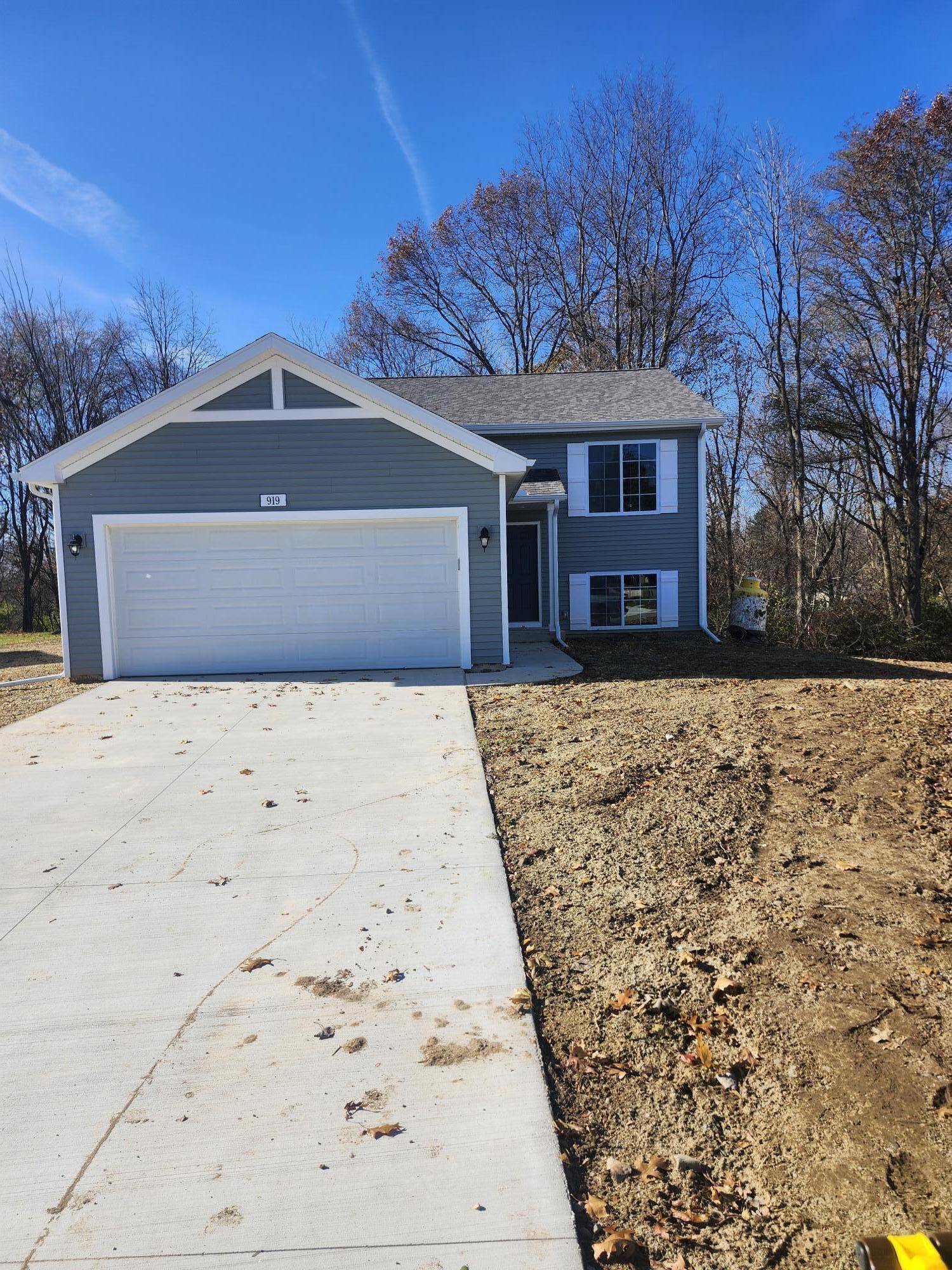 Marshall, MI 49068,919 Forest ST