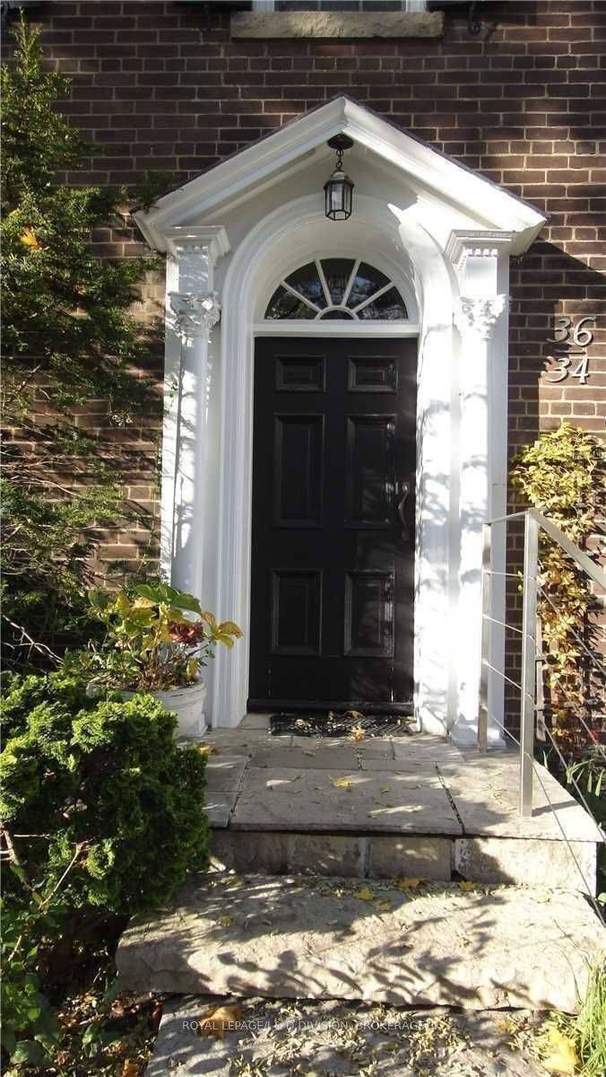 Toronto C02, ON M4V 1H3,34 Edmund AVE