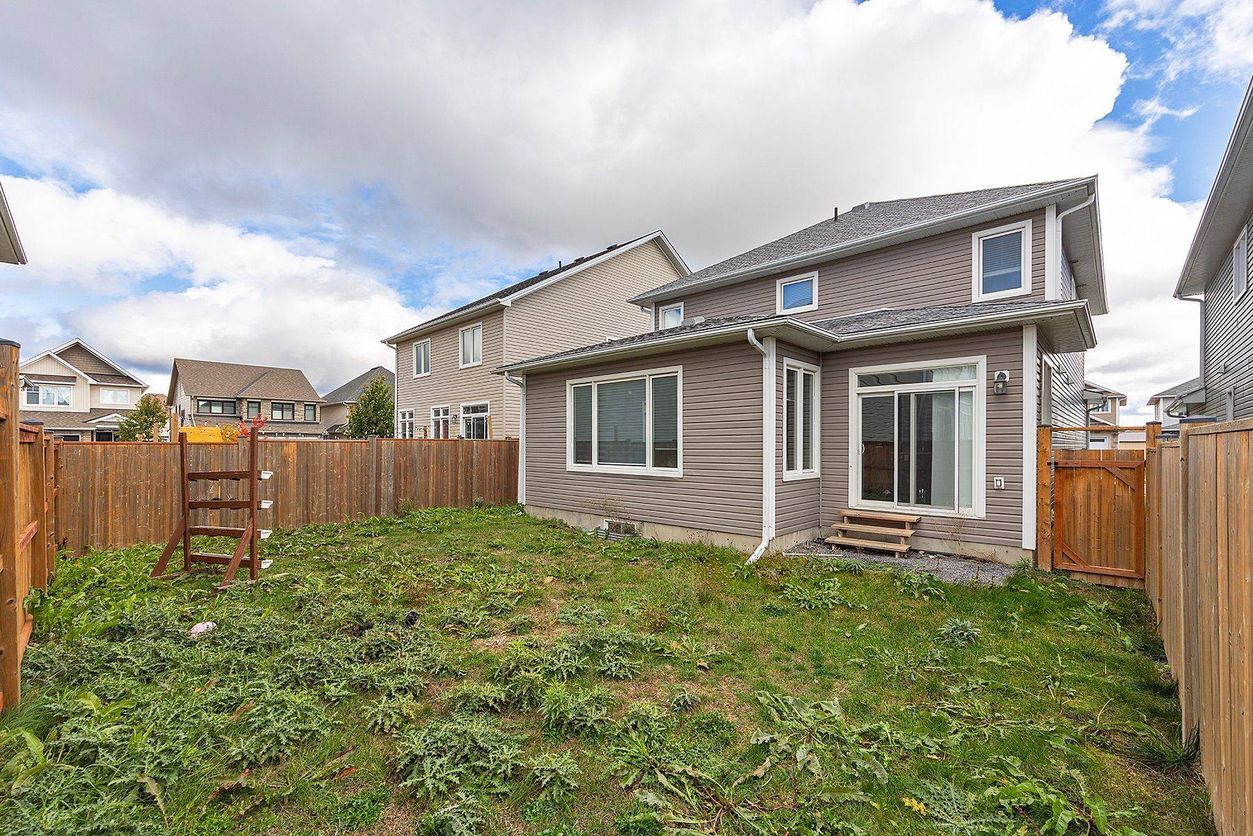 Kingston, ON K7P 0L1,277 Holden ST