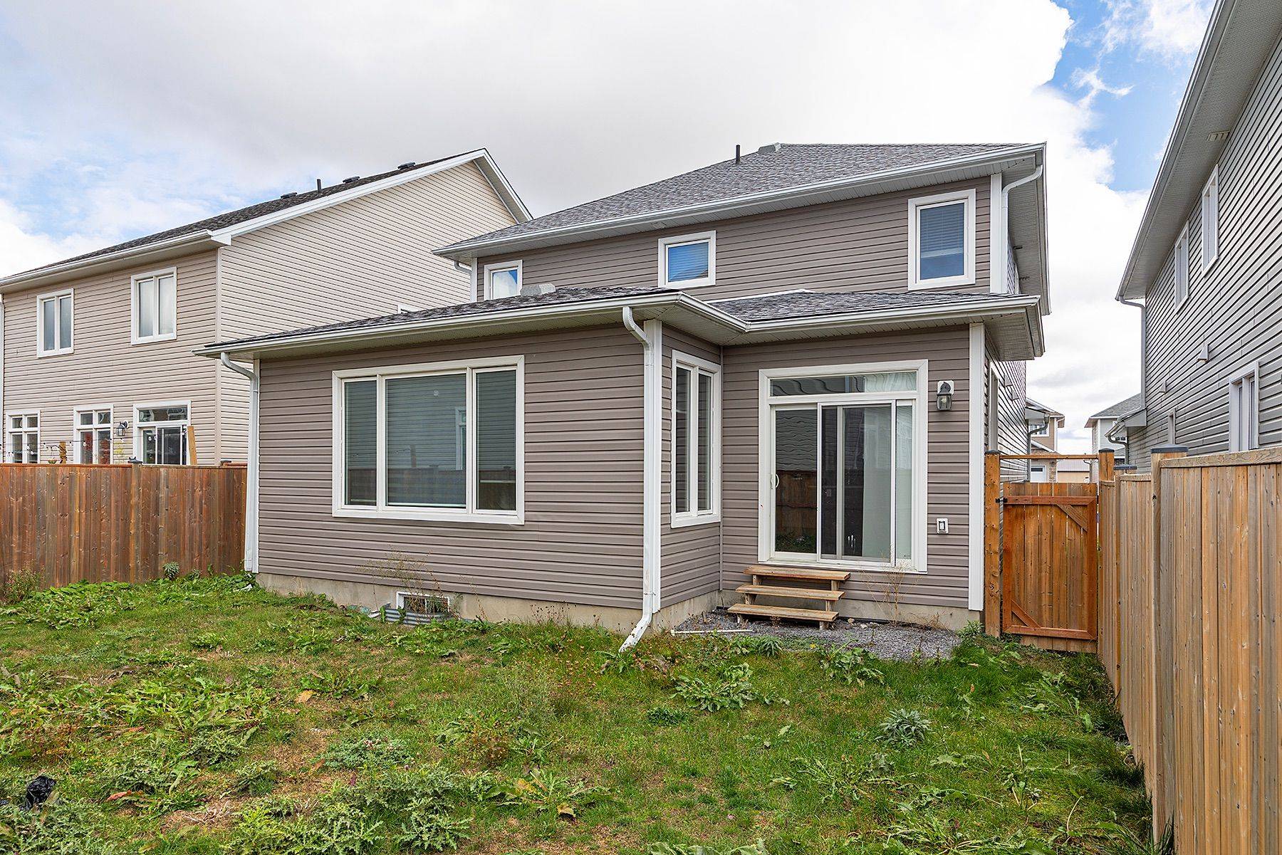 Kingston, ON K7P 0L1,277 Holden ST