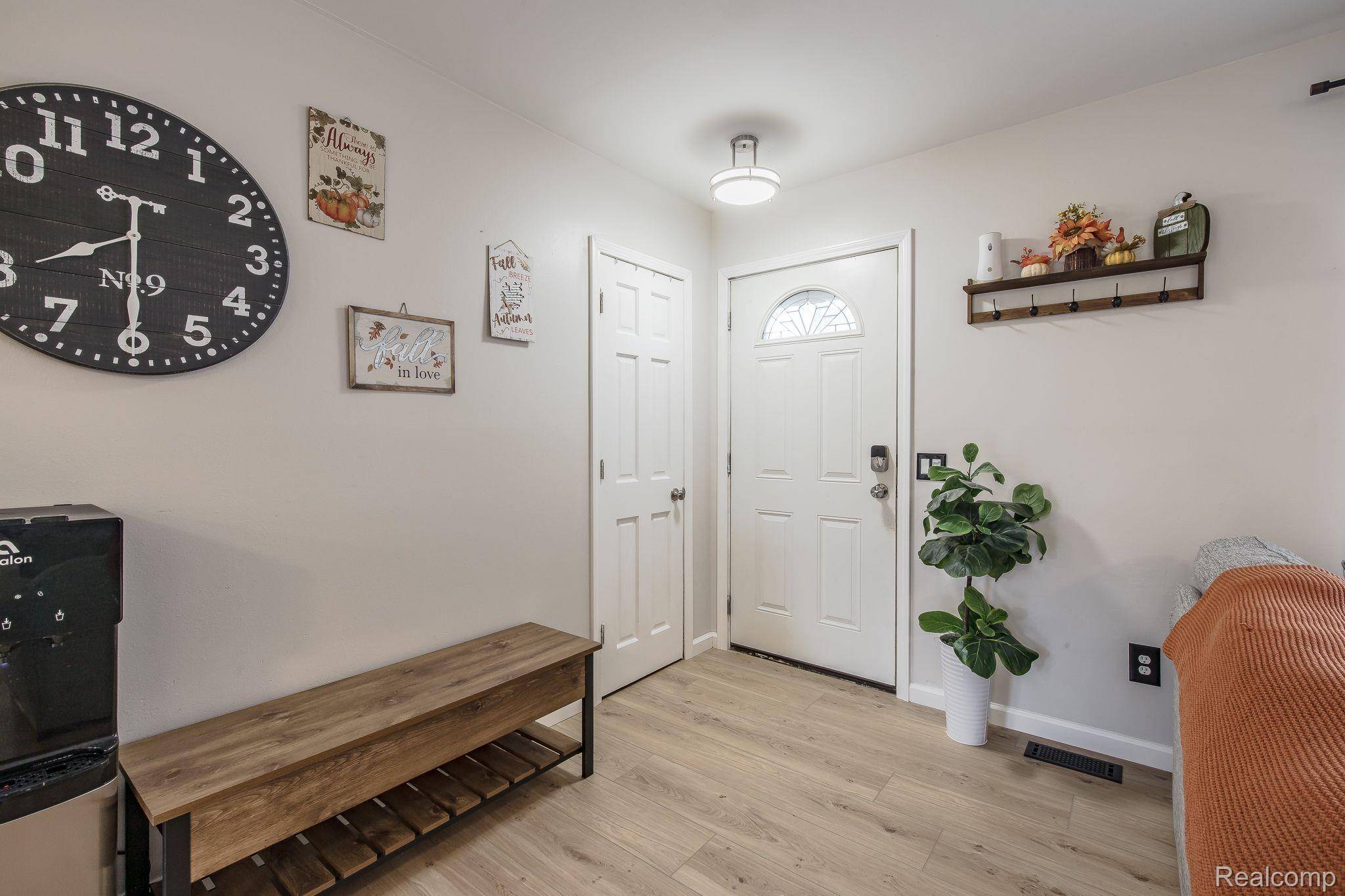 Lake Orion, MI 48362,607 JOSLYN RD