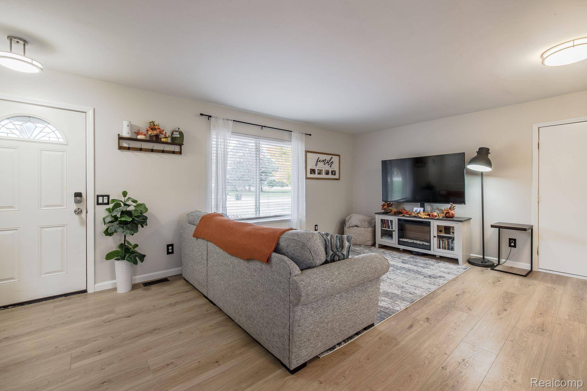 Lake Orion, MI 48362,607 JOSLYN RD