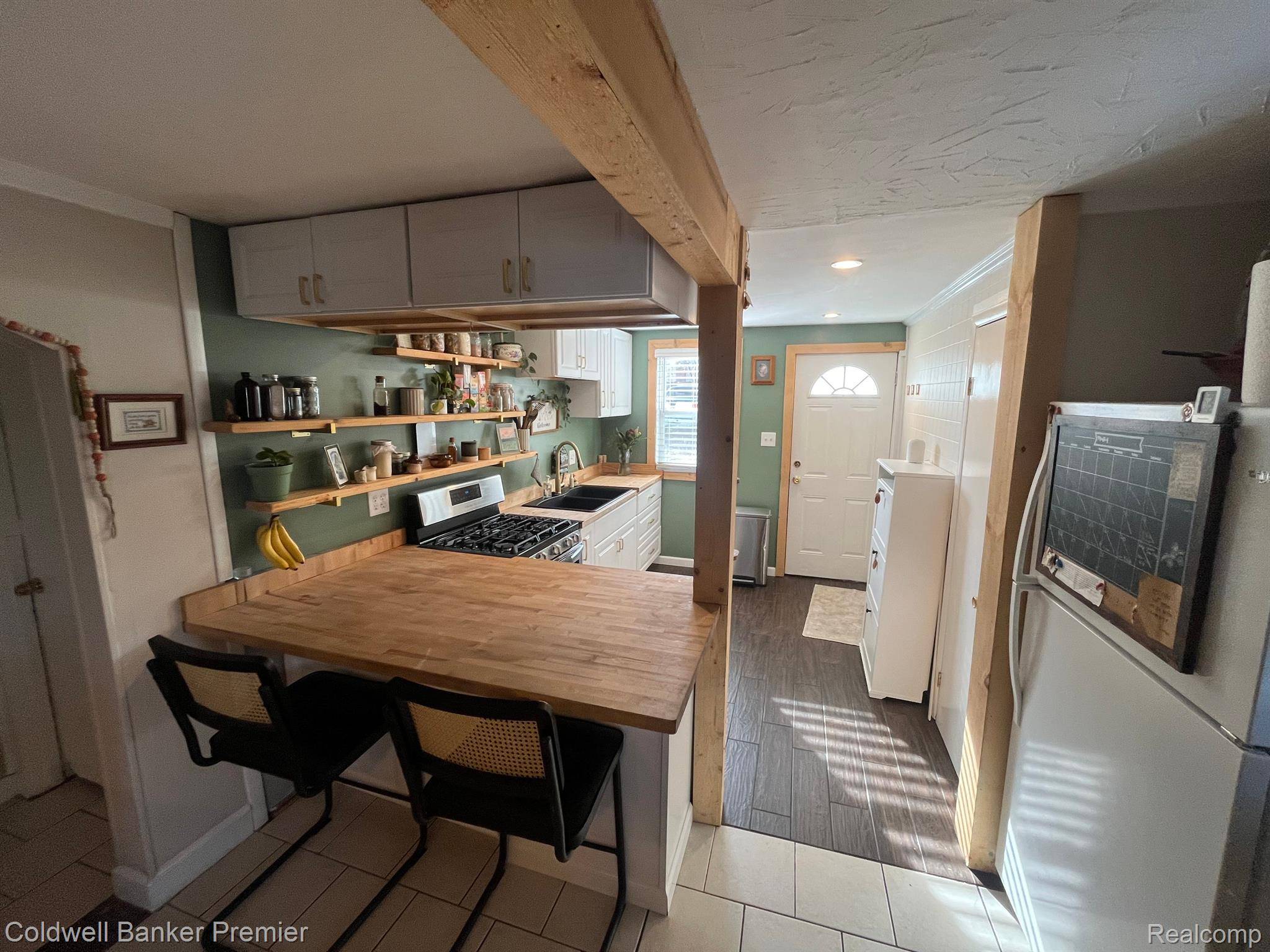 Lake Orion, MI 48362,39 HEIGHTS RD