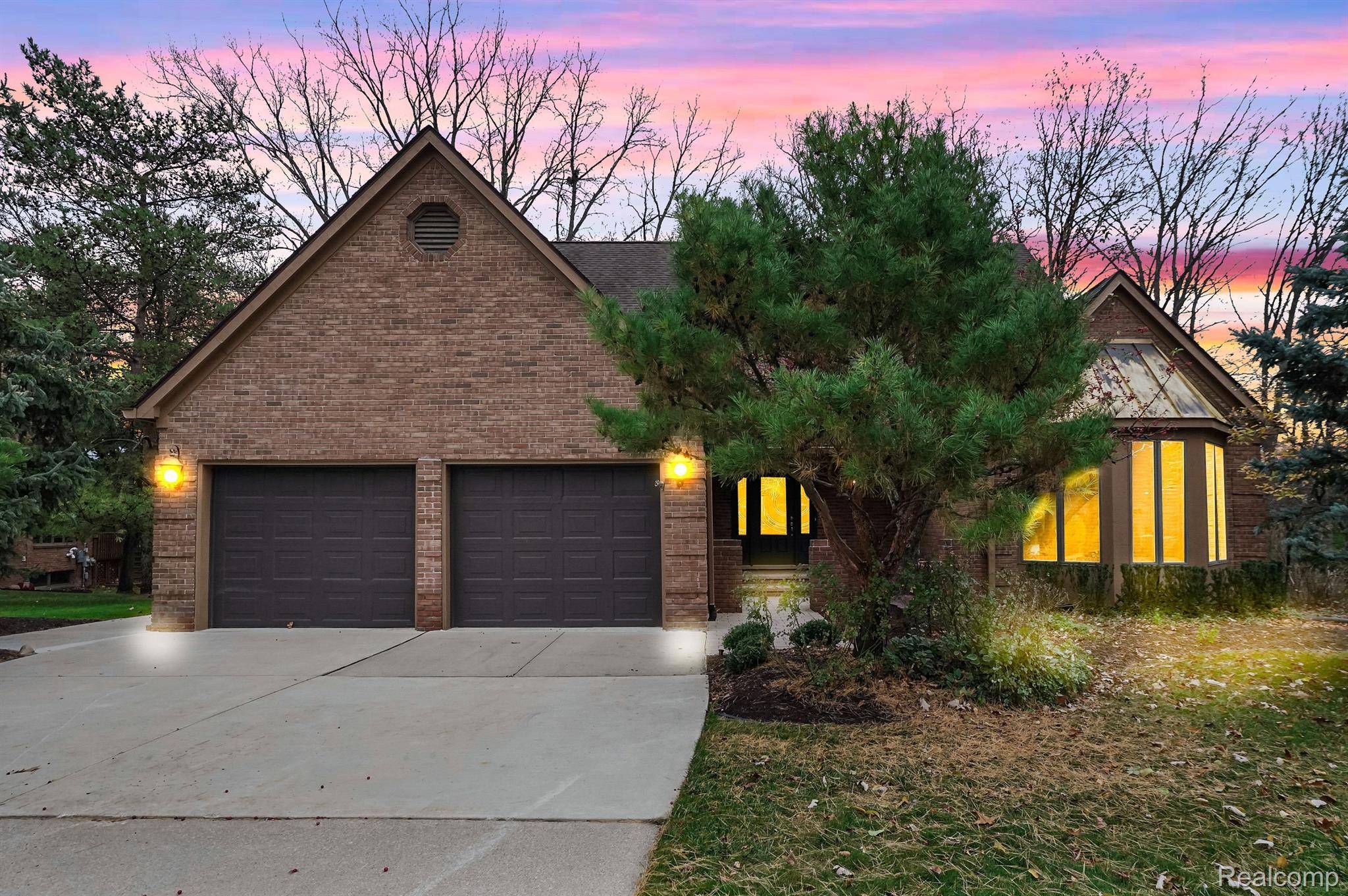 Beverly Hills, MI 48025,21821 Dover CT