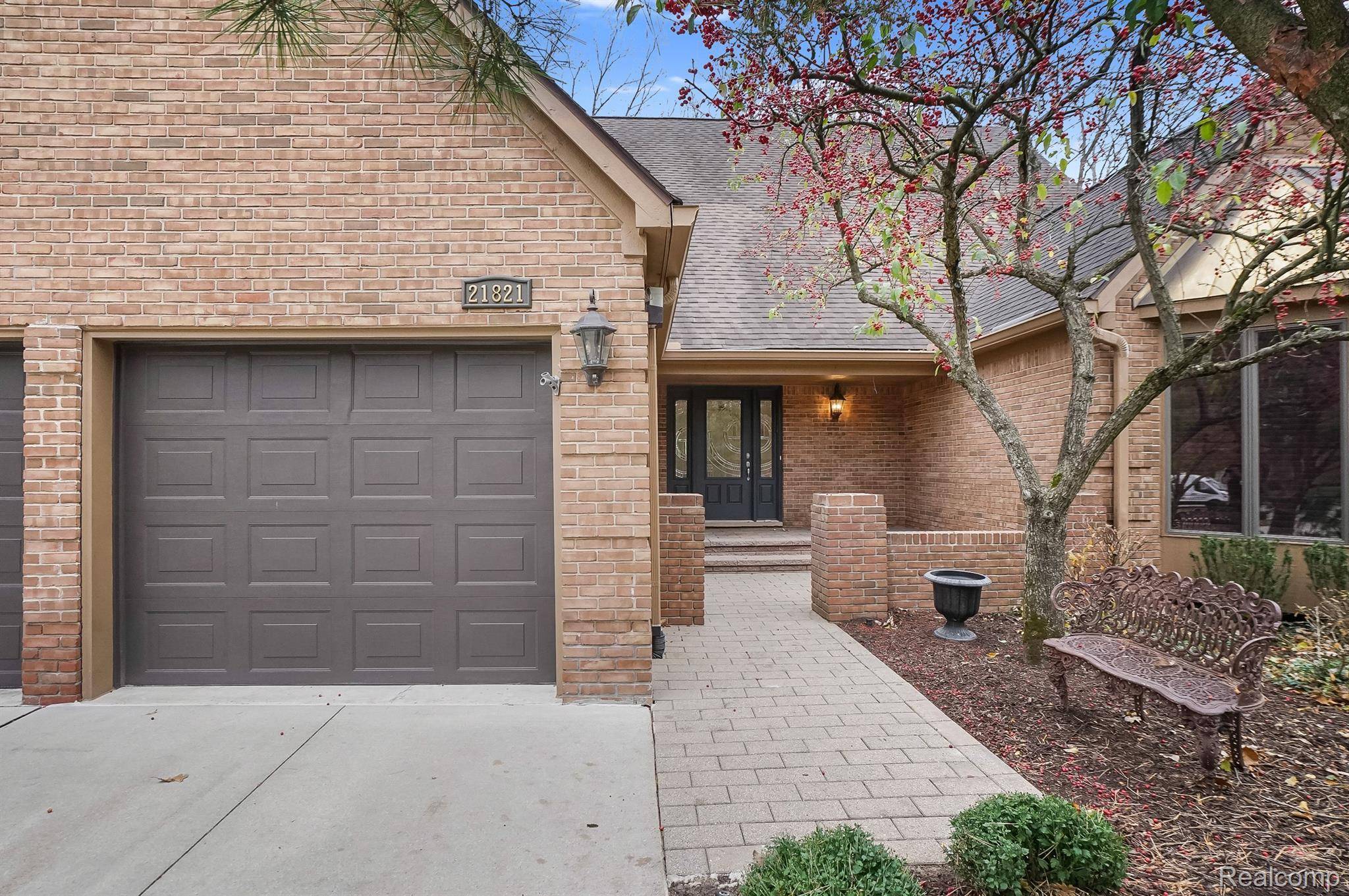 Beverly Hills, MI 48025,21821 Dover CT