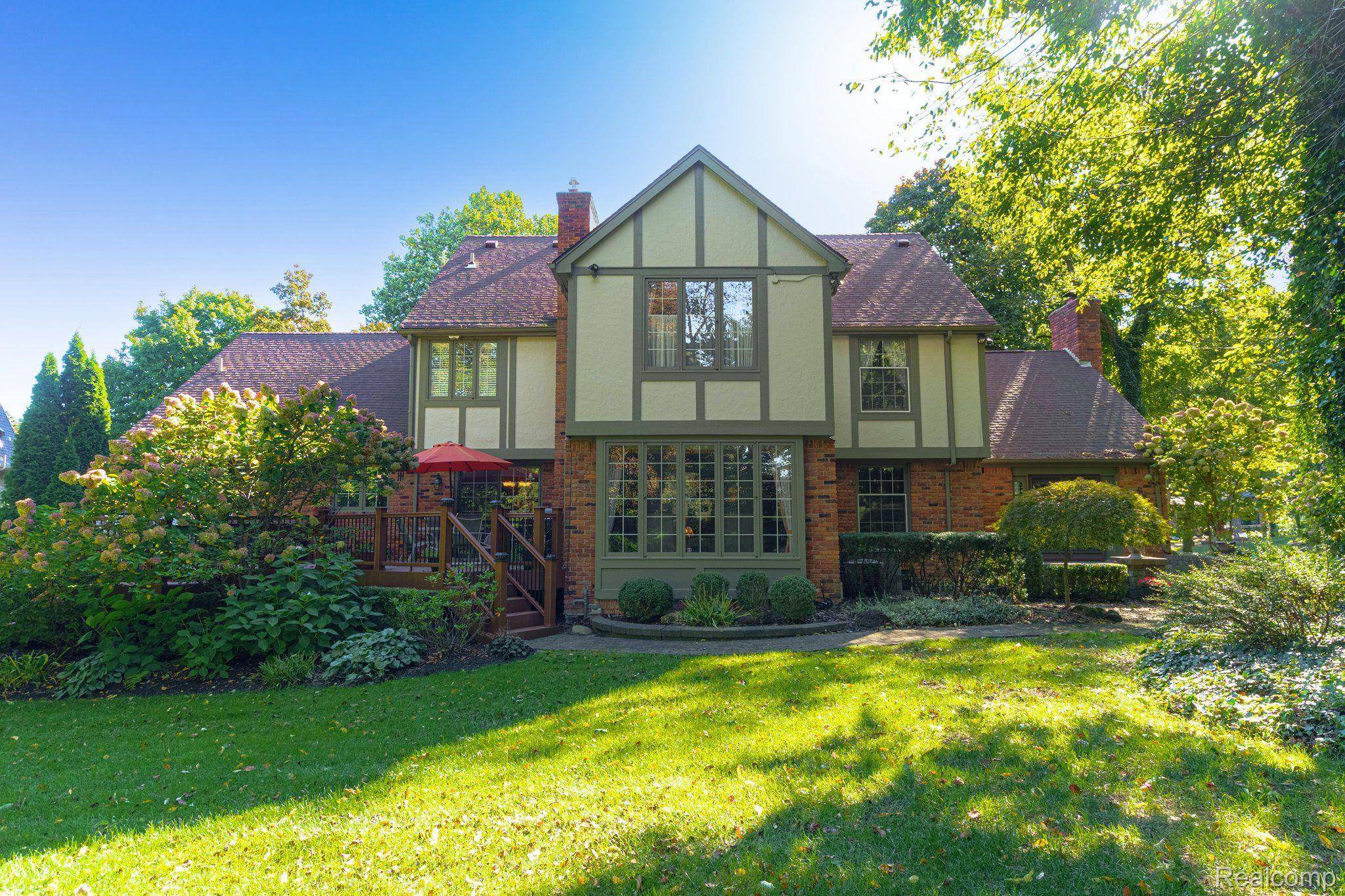 Bloomfield Hills, MI 48304,840 HIDDEN PINE RD