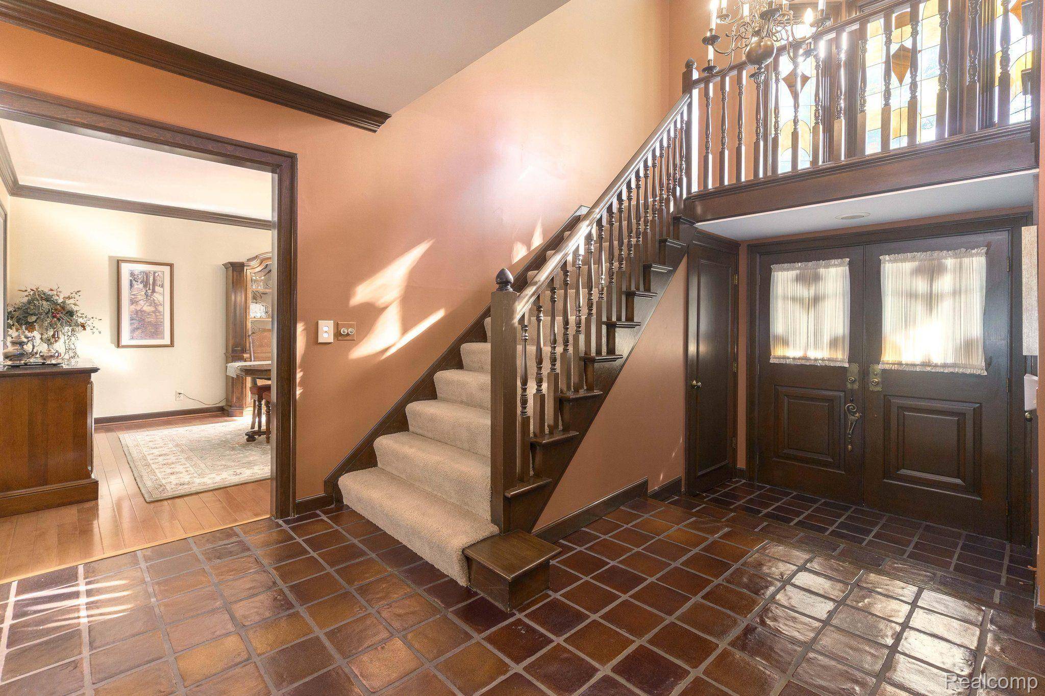 Bloomfield Hills, MI 48304,840 HIDDEN PINE RD