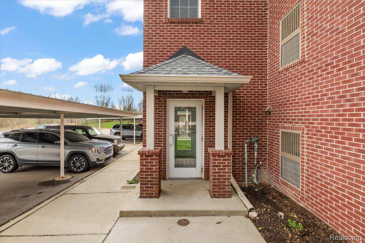 Clarkston, MI 48346,6600 TRILLIUM VILLAGE LN #13