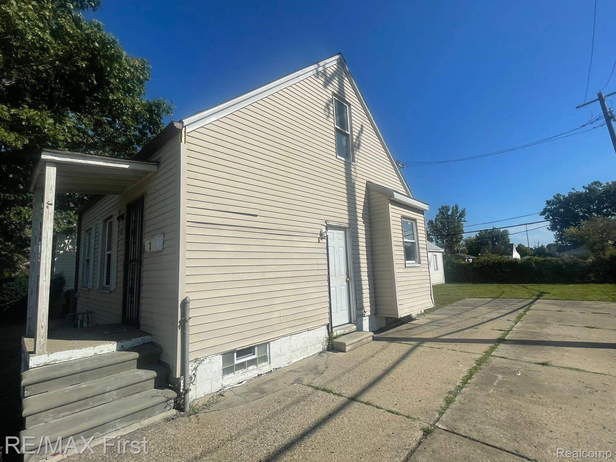 Detroit, MI 48224,5036 FARMBROOK ST