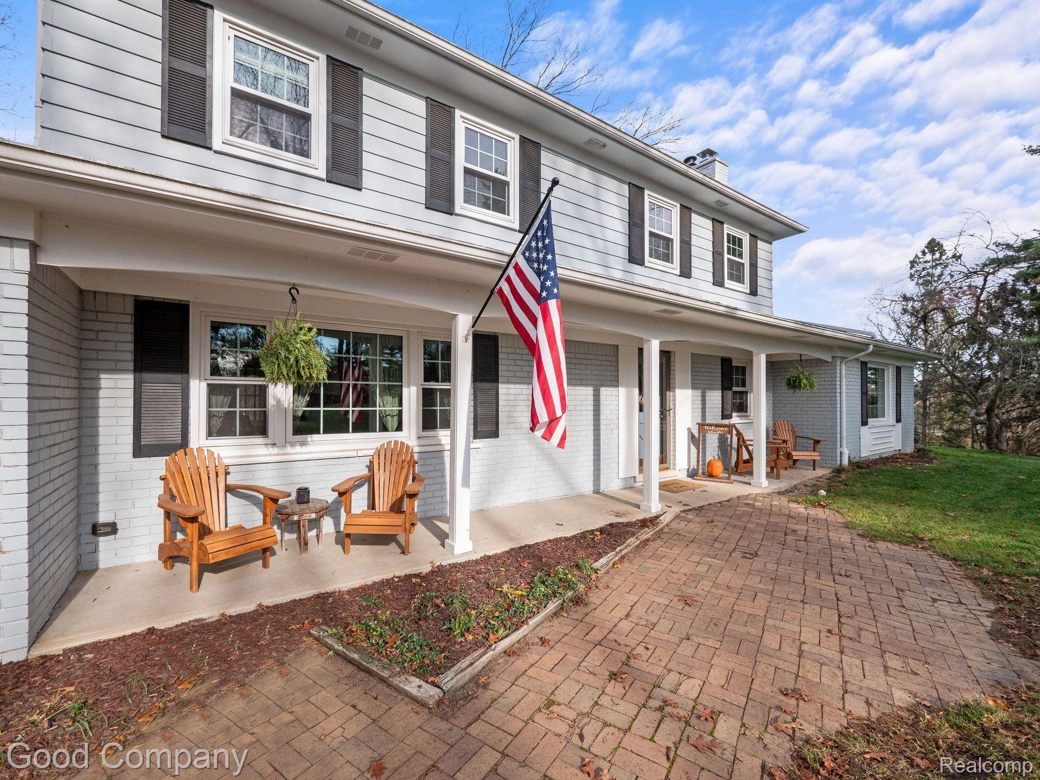 Rochester, MI 48306,870 DARIEN CIR