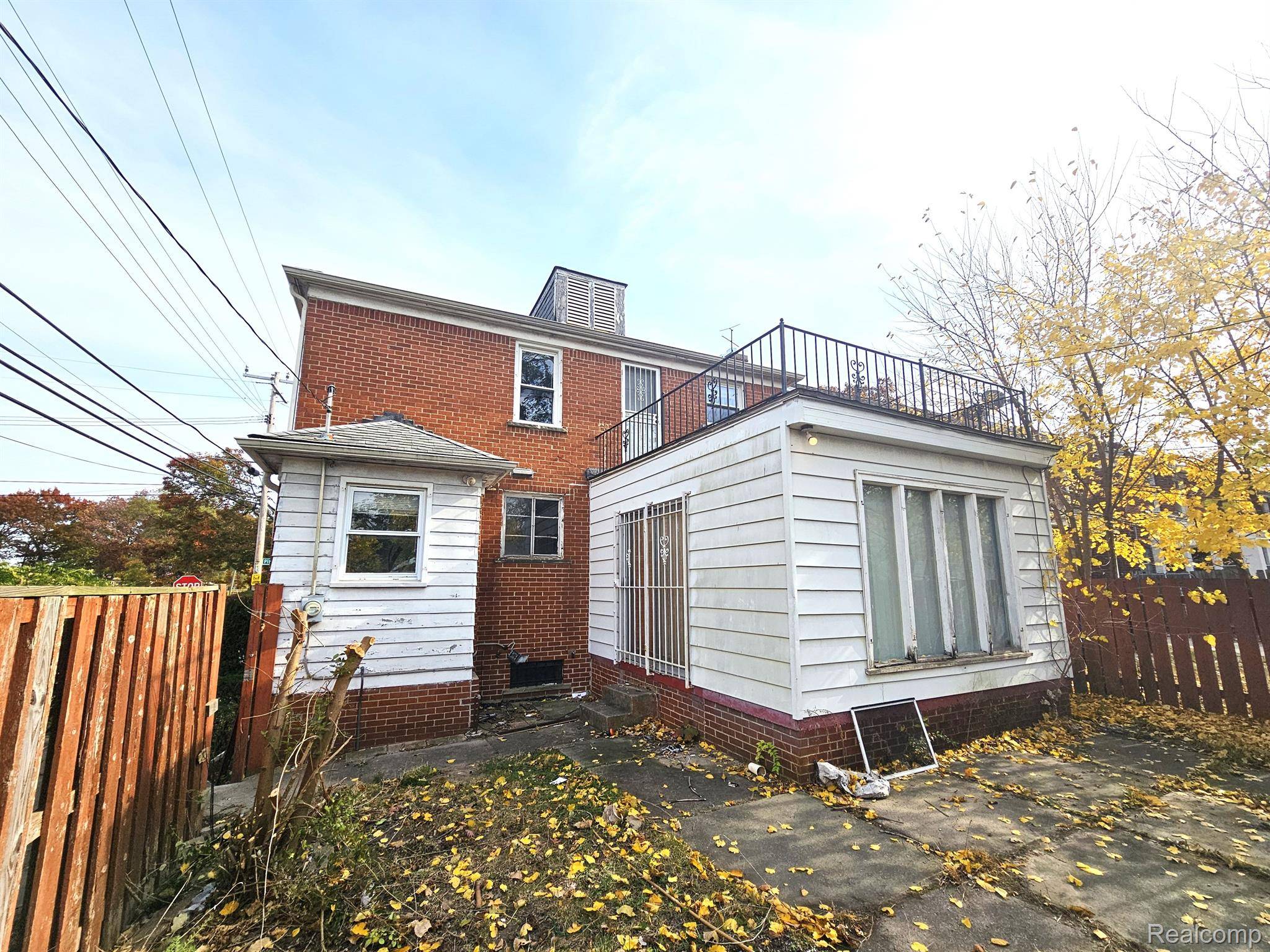 Detroit, MI 48221,19507 PINEHURST ST