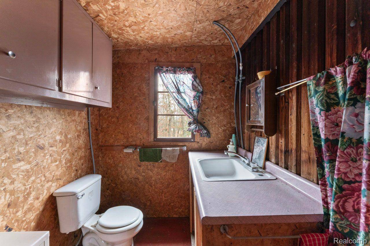 Harrison, MI 48625,317 ROBERT RD