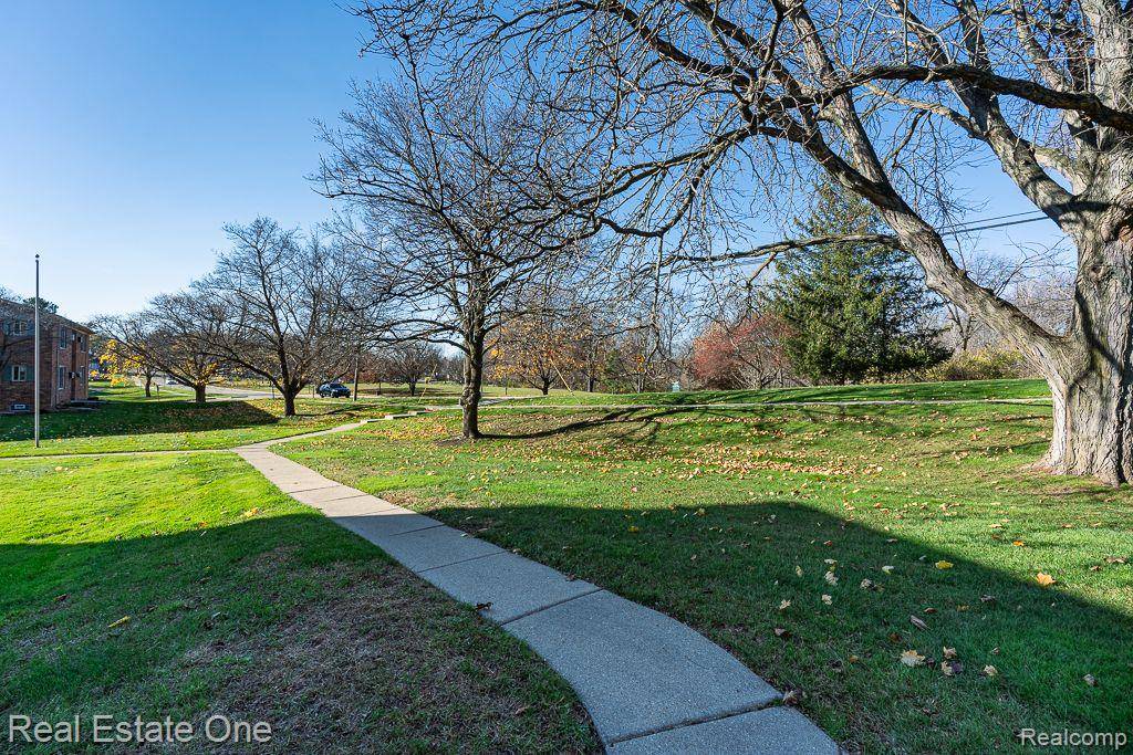 Rochester, MI 48307,500 ROMEO RD #111