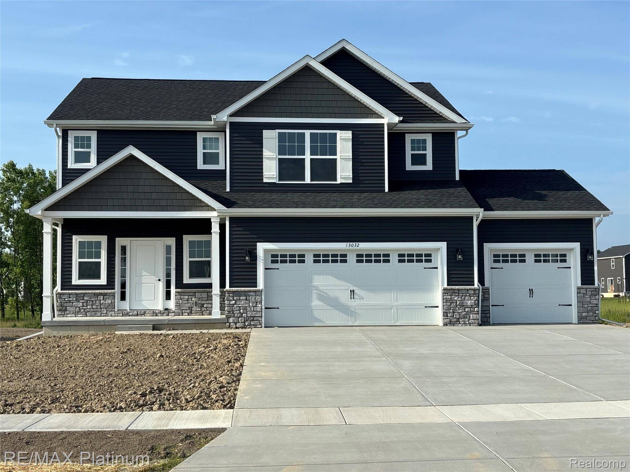 Linden, MI 48451,13032 RIVER ROCK PASS