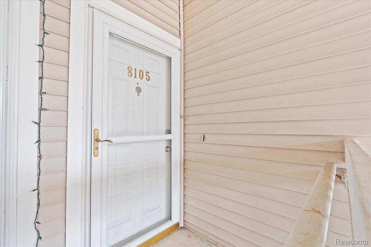 Ypsilanti, MI 48198,8105 AUTUMN WOODS TRL