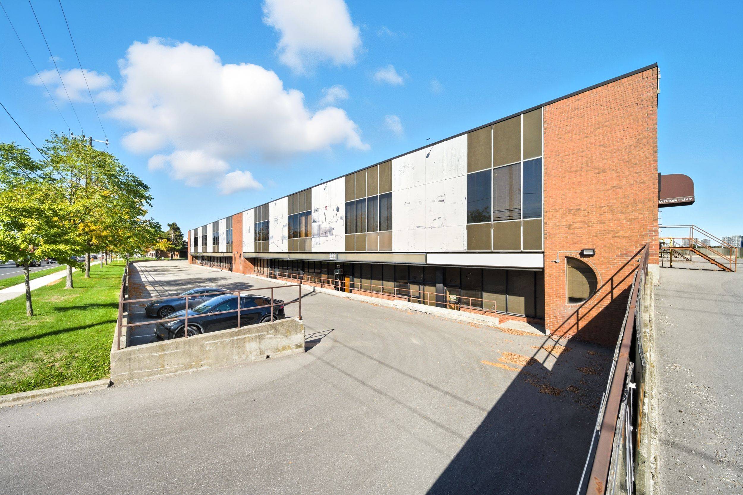 Toronto W05, ON M3J 2T8,573 Alness ST