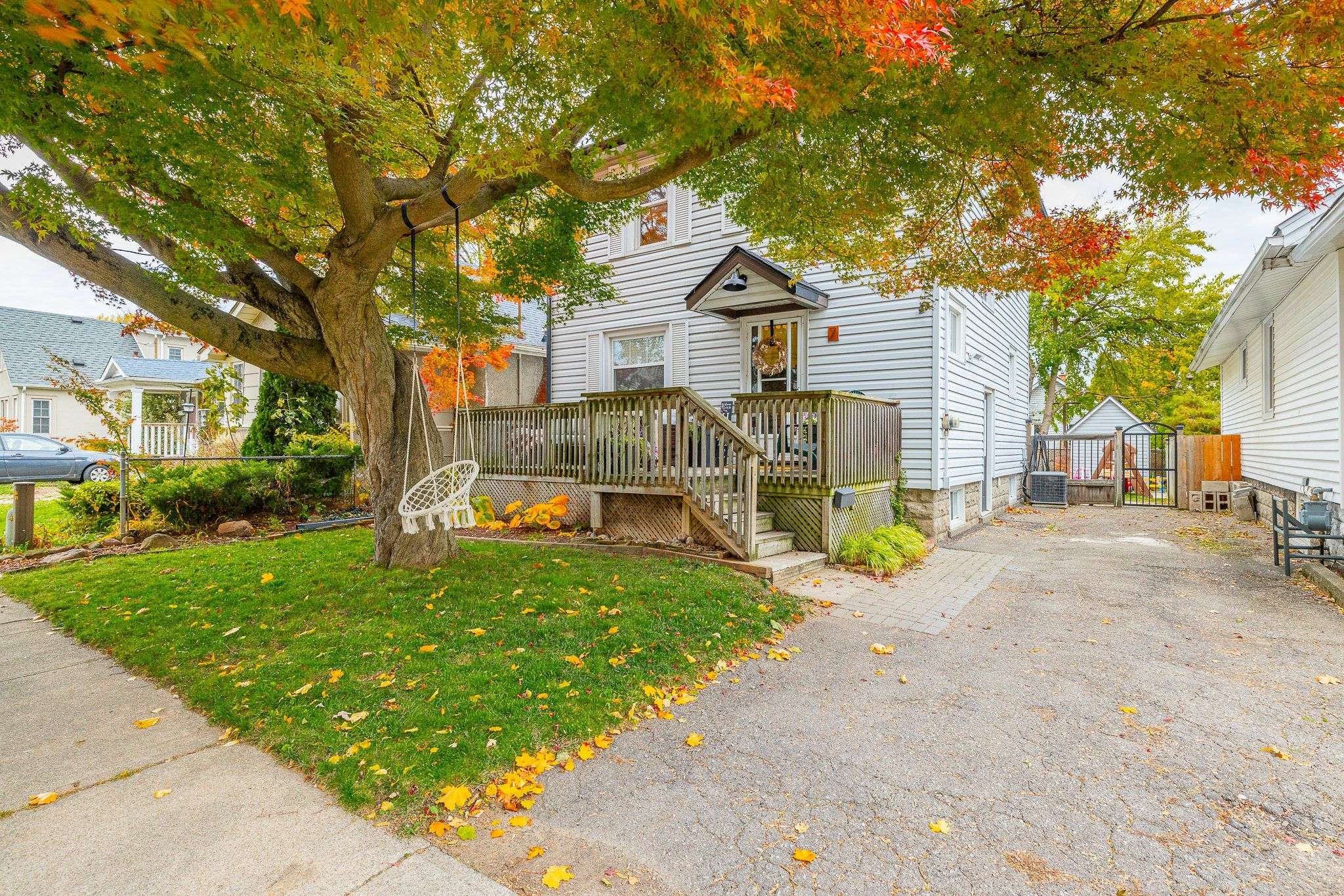 St. Catharines, ON L2R 1H2,7 Linwood ST