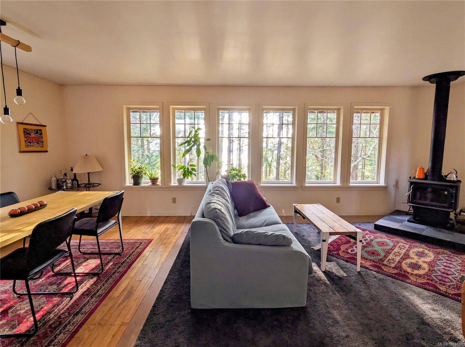 Mudge Island, BC V0R 1X0,415 Halibut Hill Rd