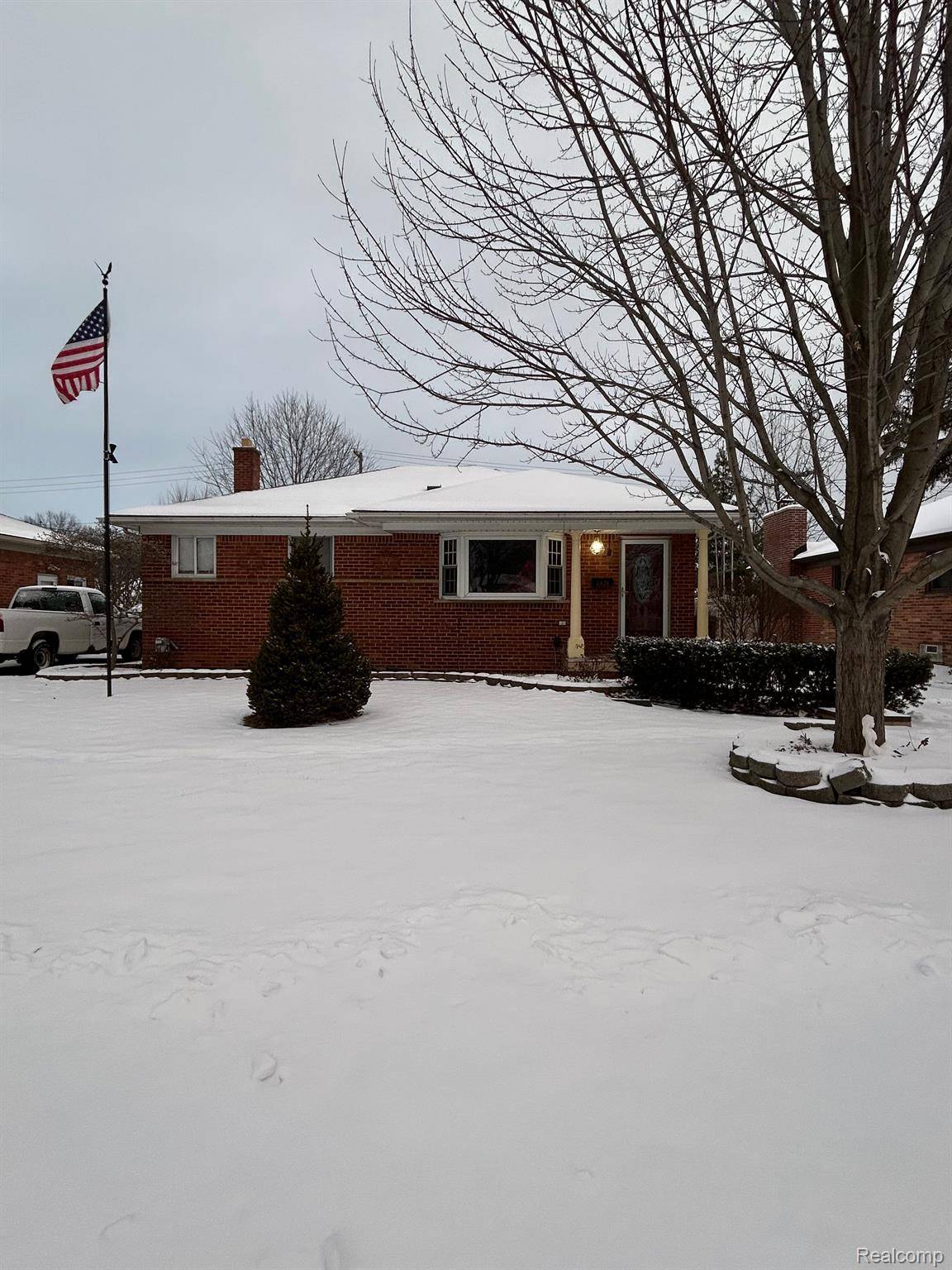 Livonia, MI 48150,8878 MERRIMAN RD