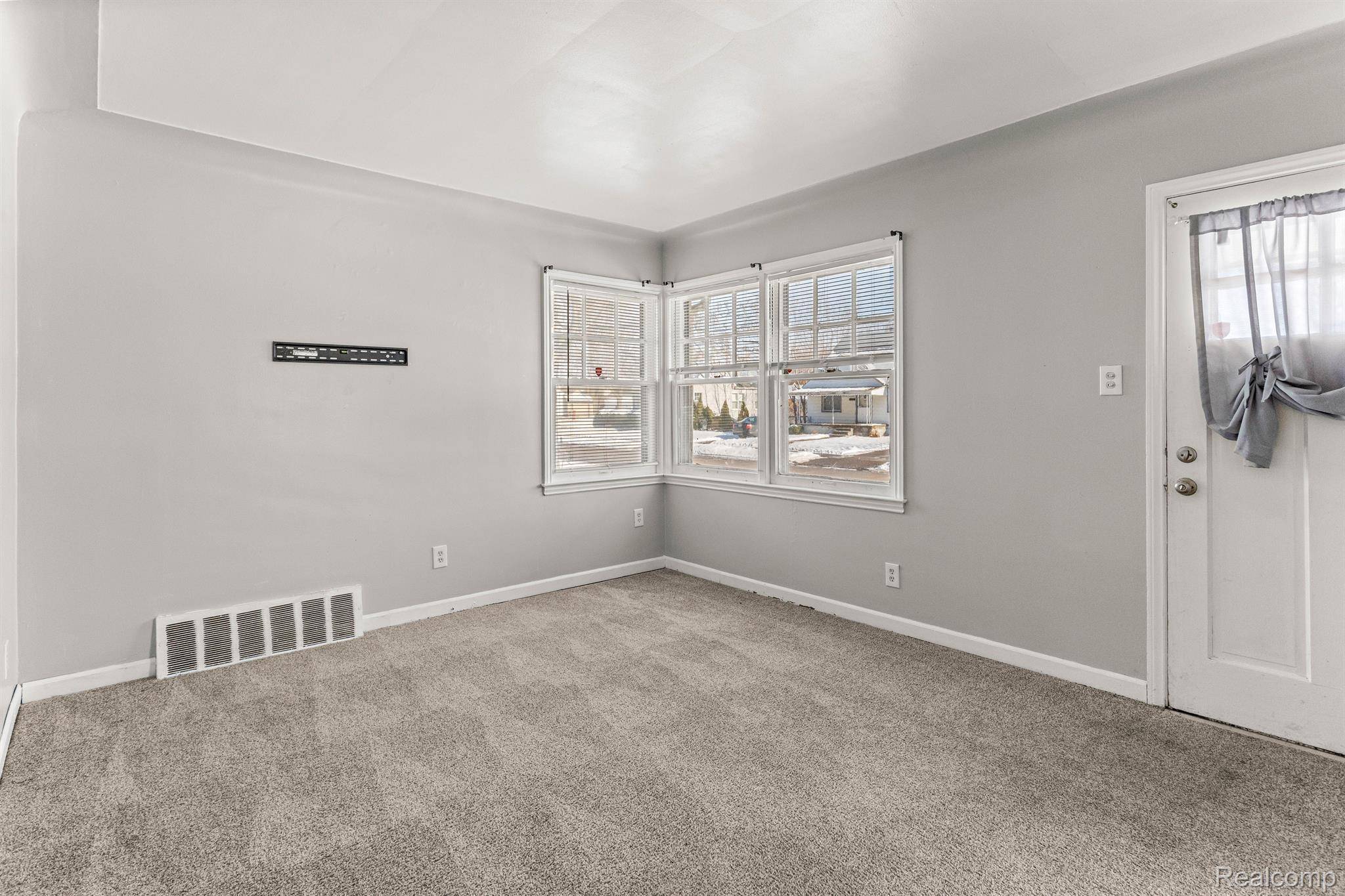 Dearborn Heights, MI 48125,4434 CORNELL ST