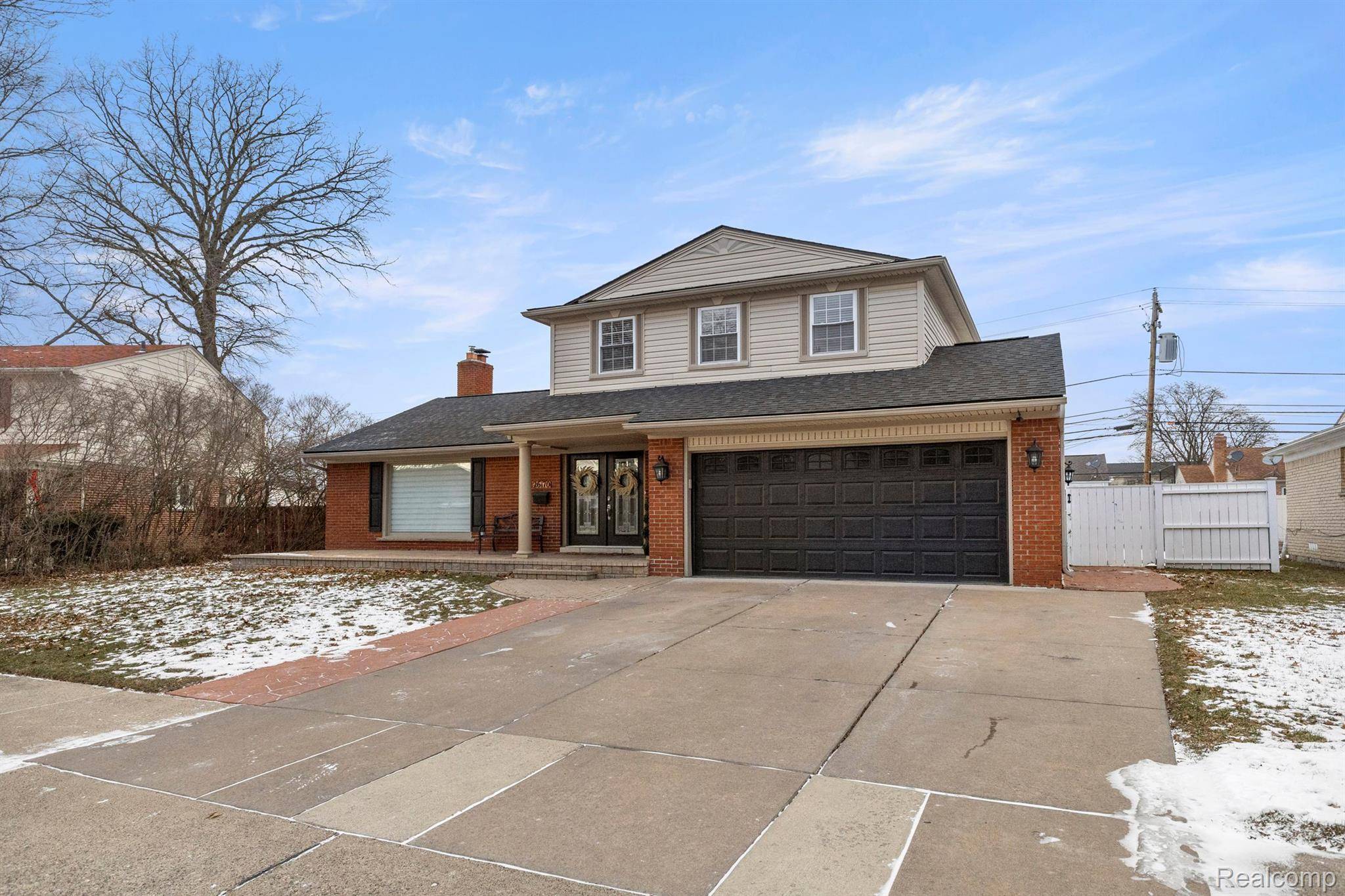 Dearborn Heights, MI 48127,26170 DEERFIELD ST