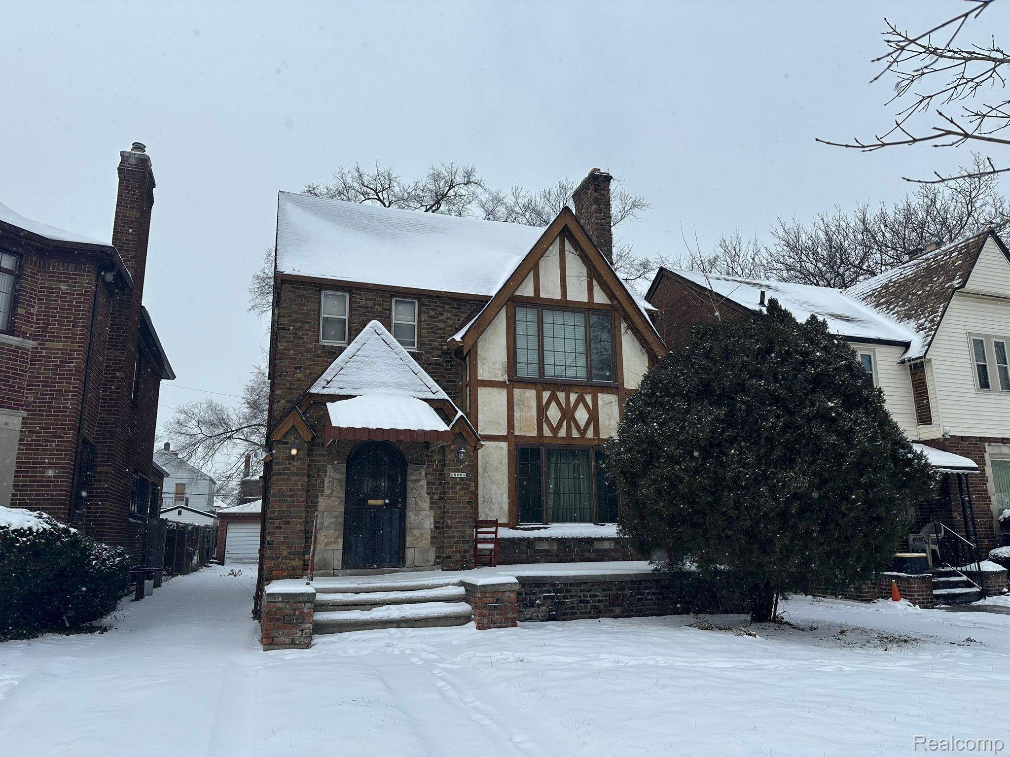 Detroit, MI 48221,18961 PENNINGTON DR