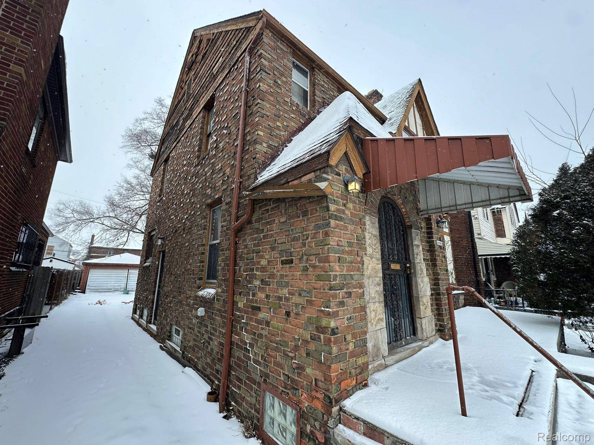 Detroit, MI 48221,18961 PENNINGTON DR