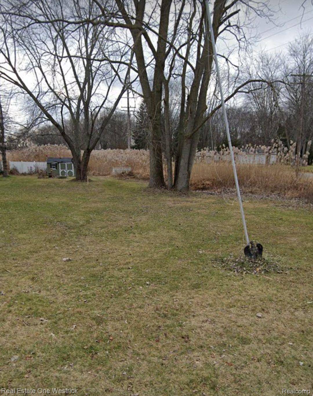 Algonac, MI 48001,379 CENTER ST