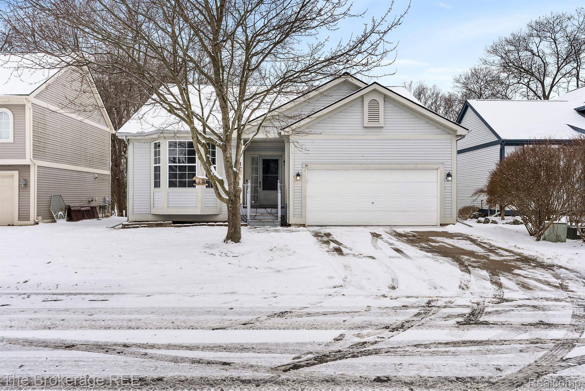 Waterford, MI 48327,321 LAKE MEADOW DR