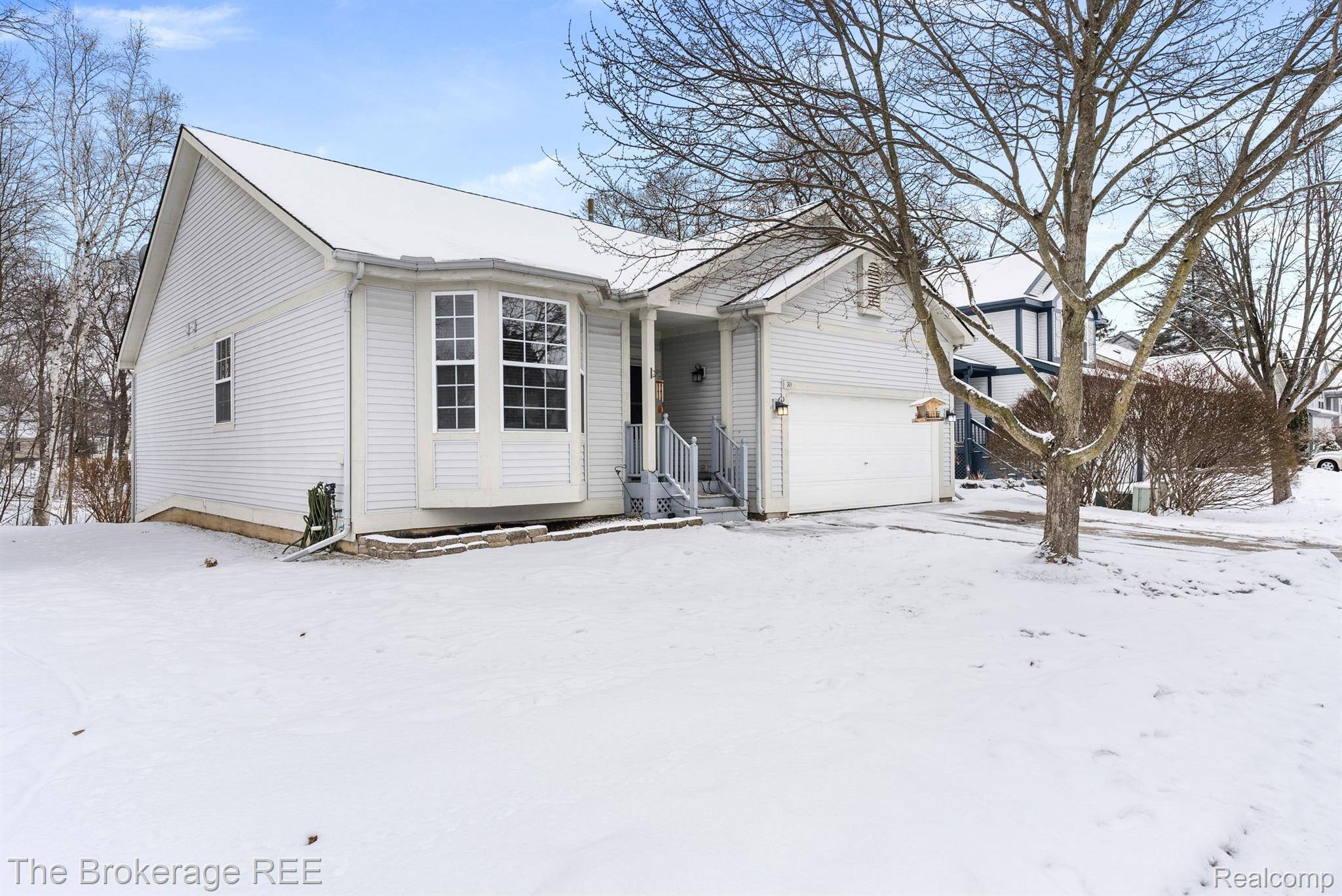 Waterford, MI 48327,321 LAKE MEADOW DR