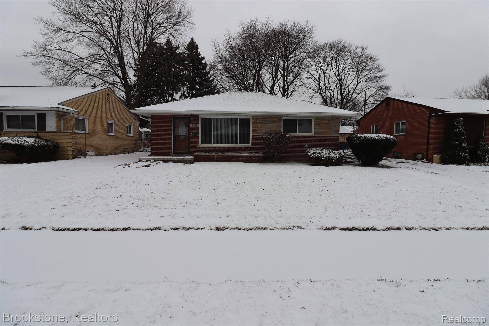 Redford, MI 48239,13438 FARLEY ST