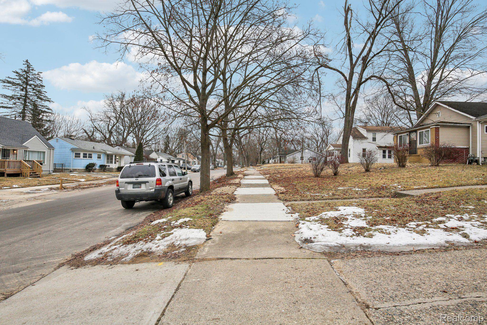 Detroit, MI 48219,17712 FENTON ST