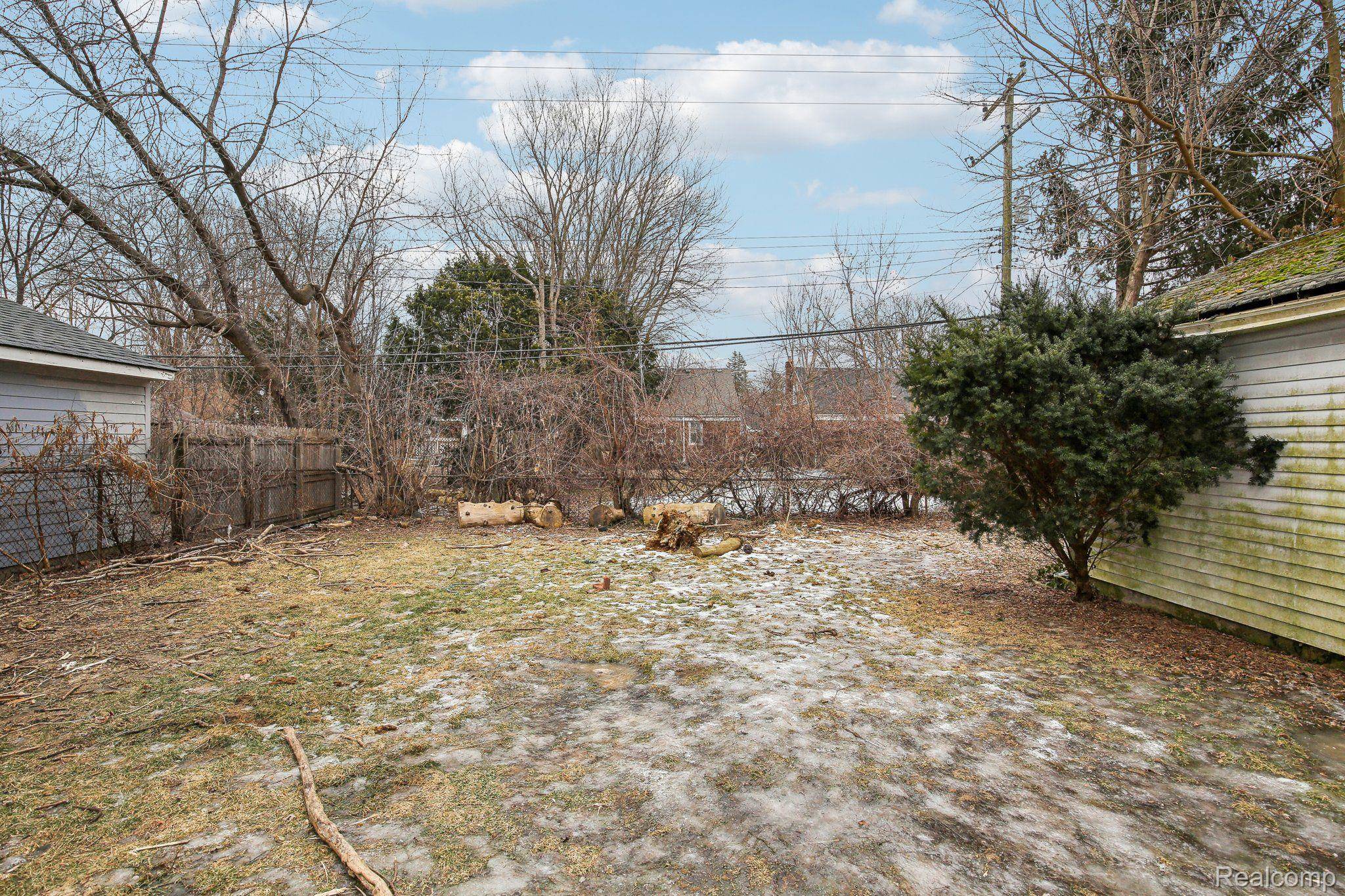 Detroit, MI 48219,17712 FENTON ST